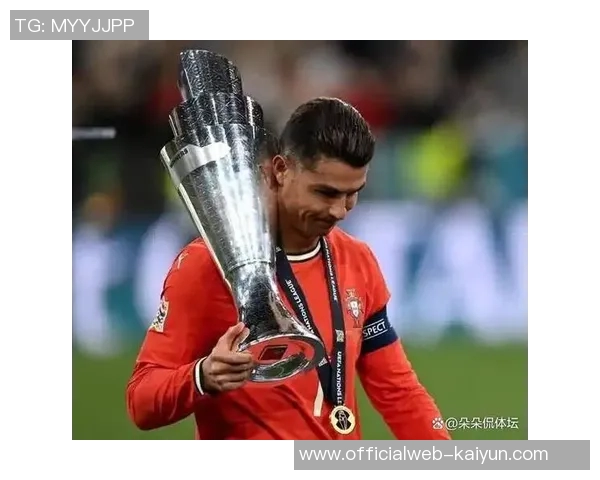 倾听足球明星的心声与智慧，领悟他们的成功之道与人生哲学