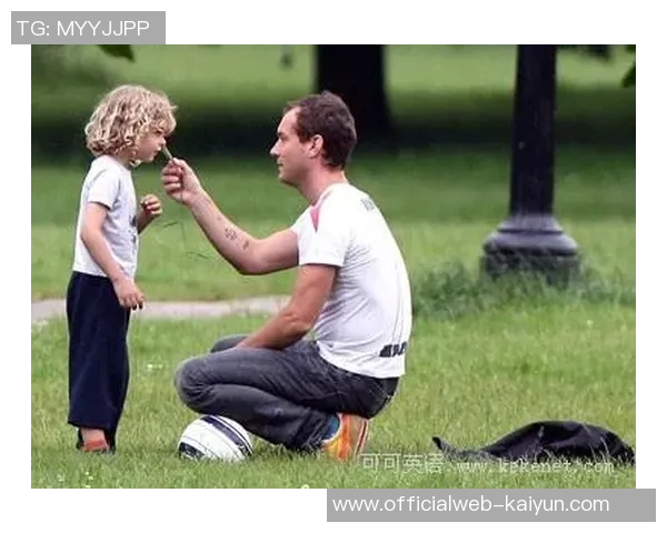 外国足球明星如何在圣诞节庆祝与家人团聚的温馨时刻